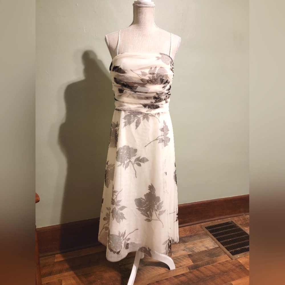 Jessica Howard Size 14 Creamy White/ Black Dress Strapless